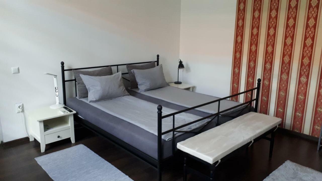 City Center Minimalist Apartment Gran Varadino Esterno foto